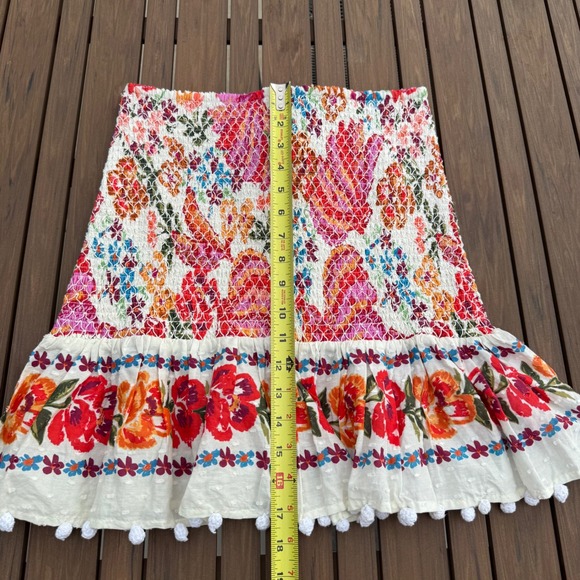 FARM Rio Spring Bananas Mini Skirt Floral Smocked Pom Pom Trim Women's
Small NWT - Picture 9 of 11